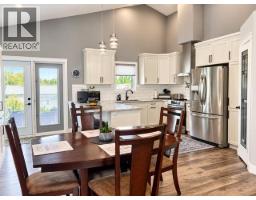 Family room - 253 Greenwood Road, Coalhurst, AB T0L0V2 Photo 9