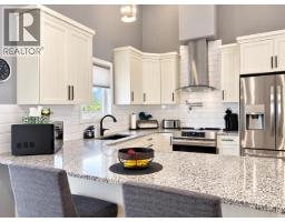 4pc Bathroom - 253 Greenwood Road, Coalhurst, AB T0L0V2 Photo 6