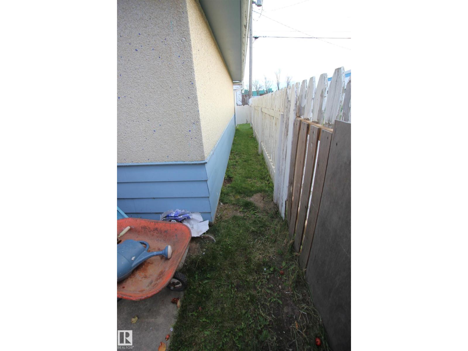 10711 102 ST, Westlock — photo 12