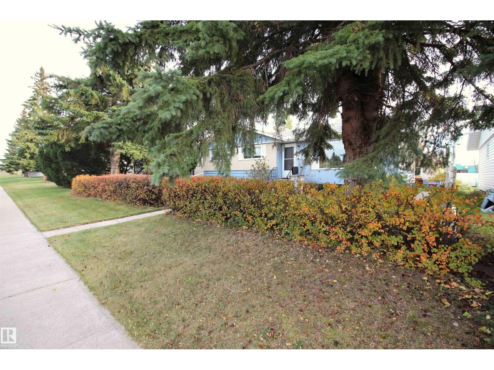 10711 102 ST, Westlock 3