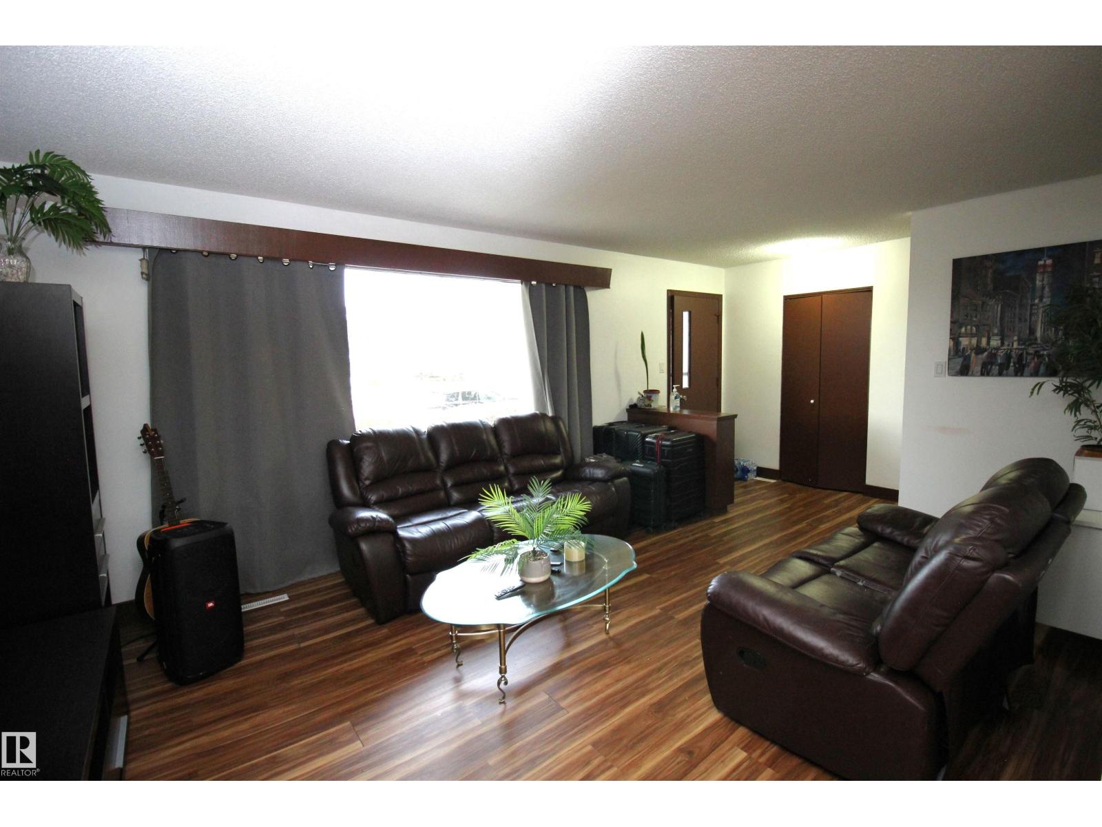 10711 102 ST, Westlock — photo 31