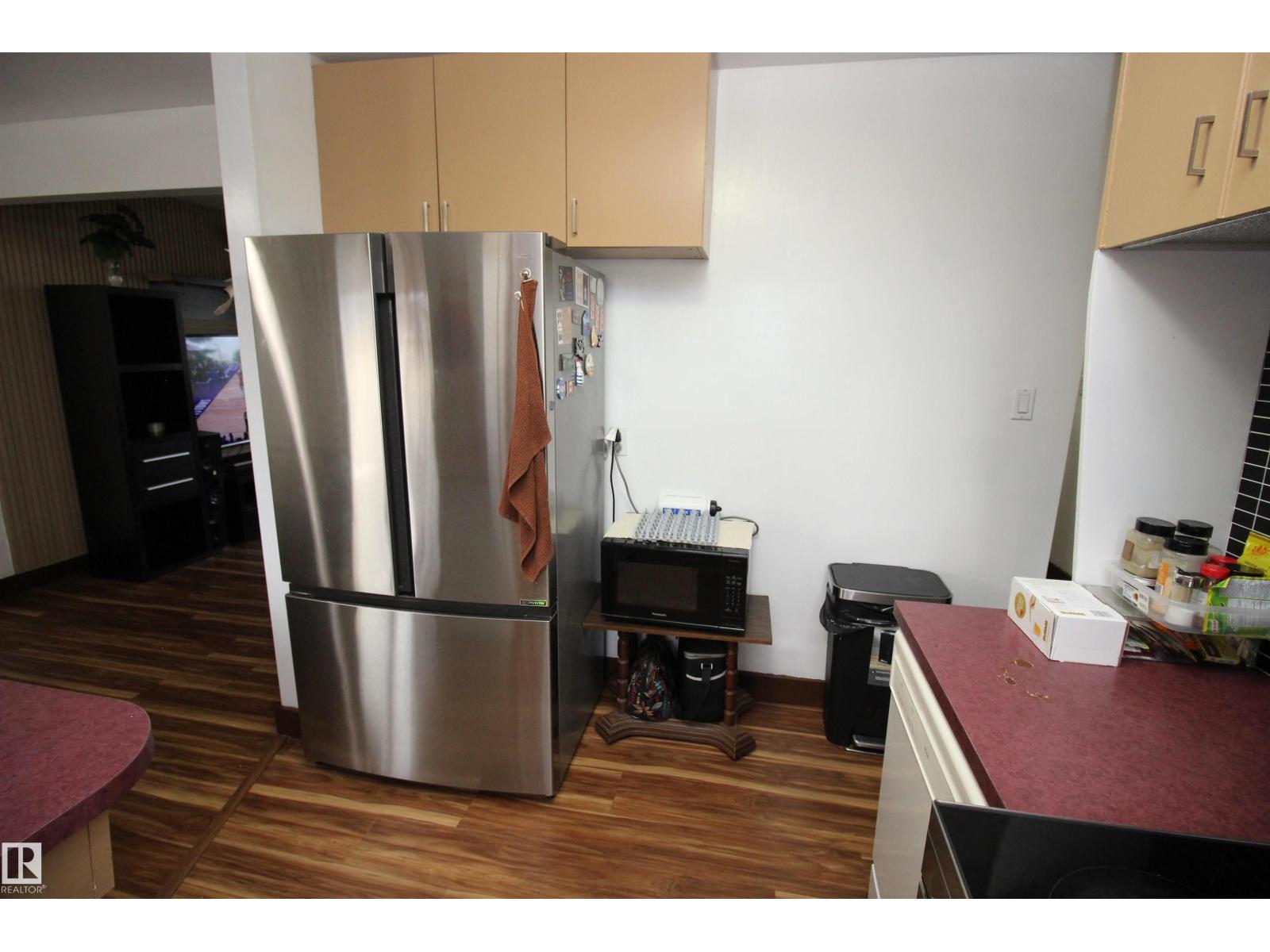 10711 102 ST, photo 37 of 74