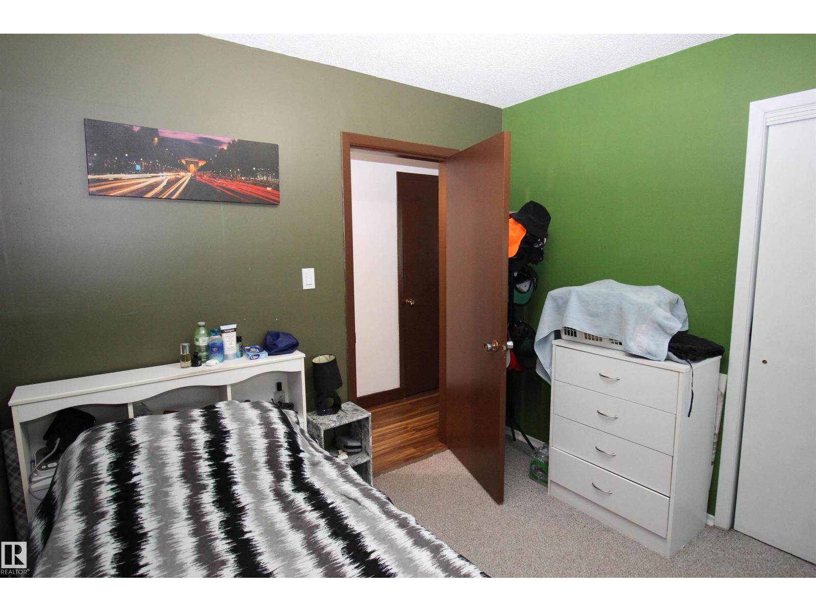 10711 102 ST, photo 43 of 74