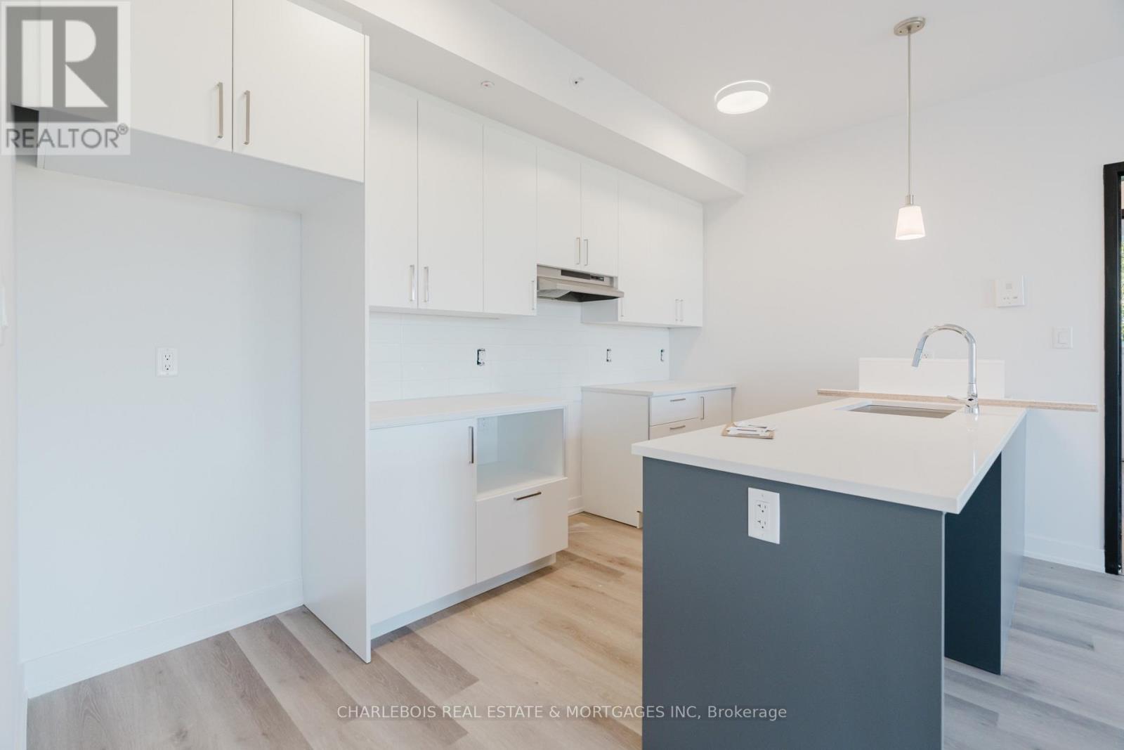 C - 830 ST LAURENT BOULEVARD, Ottawa — photo 11