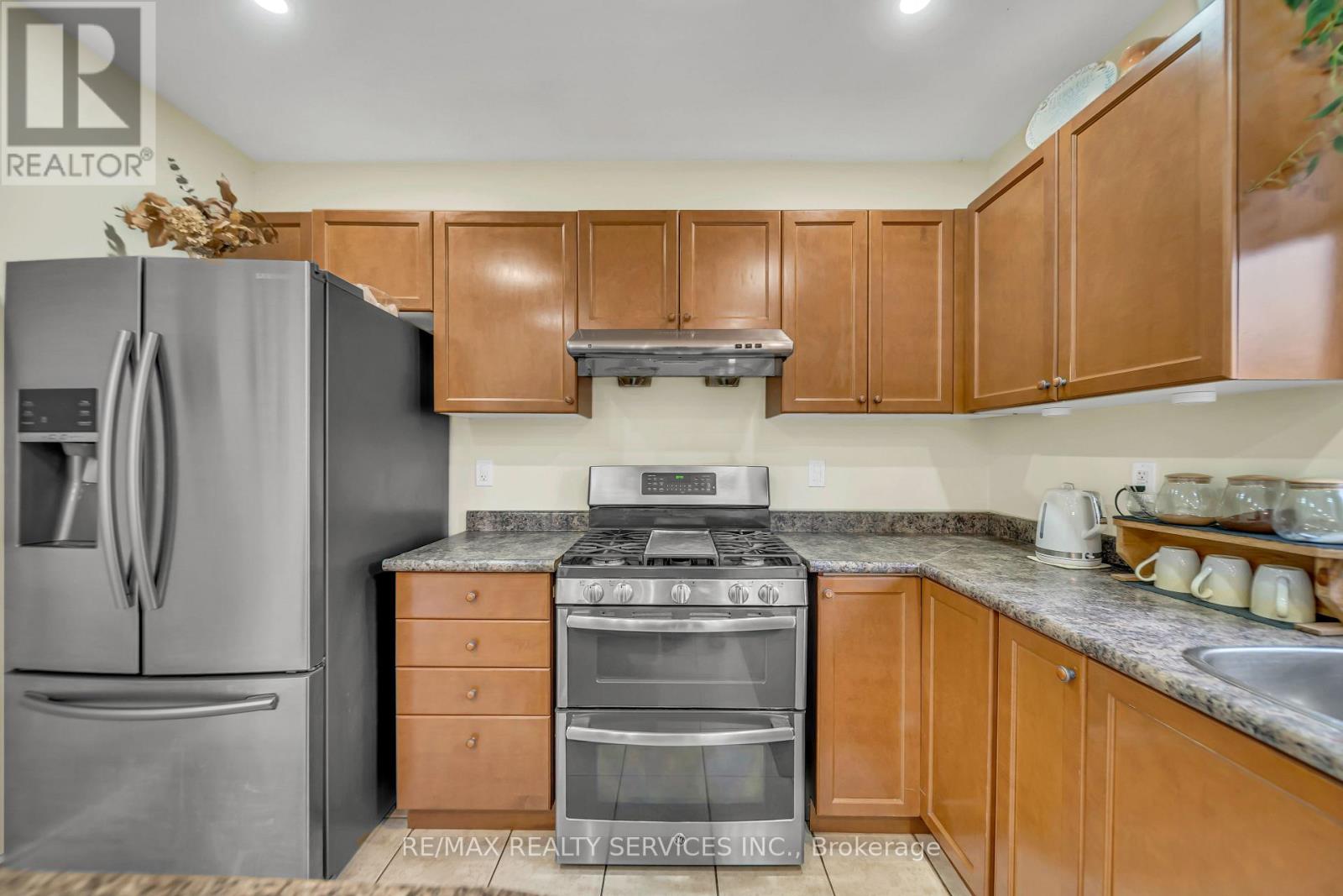82 Dunvegan Crescent — photo 18