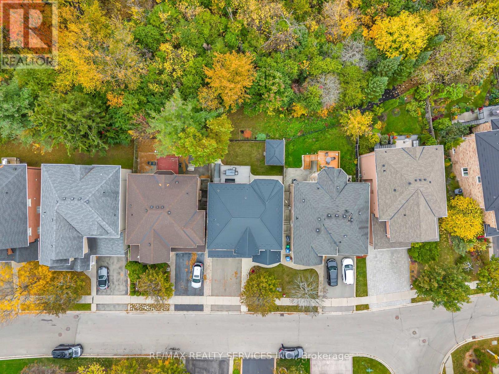 82 Dunvegan Crescent — photo 47