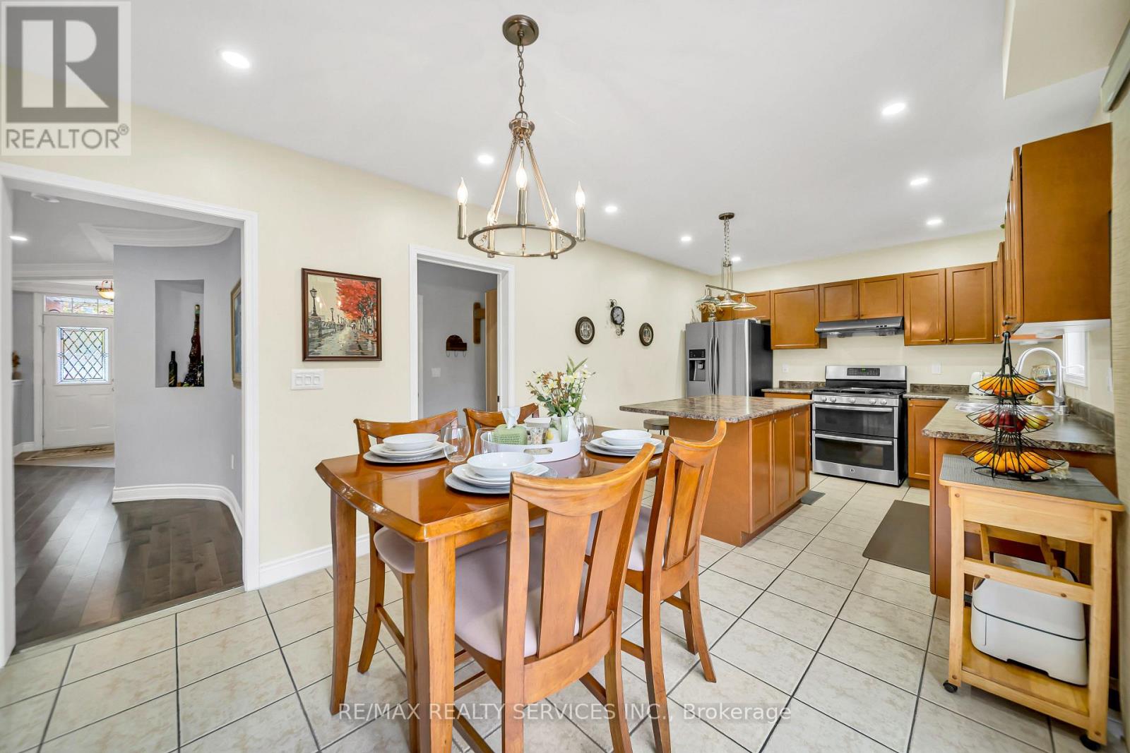 82 Dunvegan Crescent — photo 15