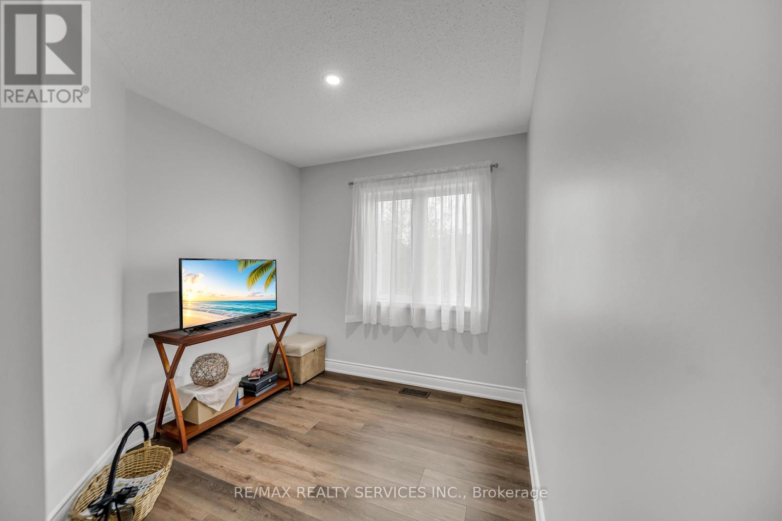 82 Dunvegan Crescent — photo 34