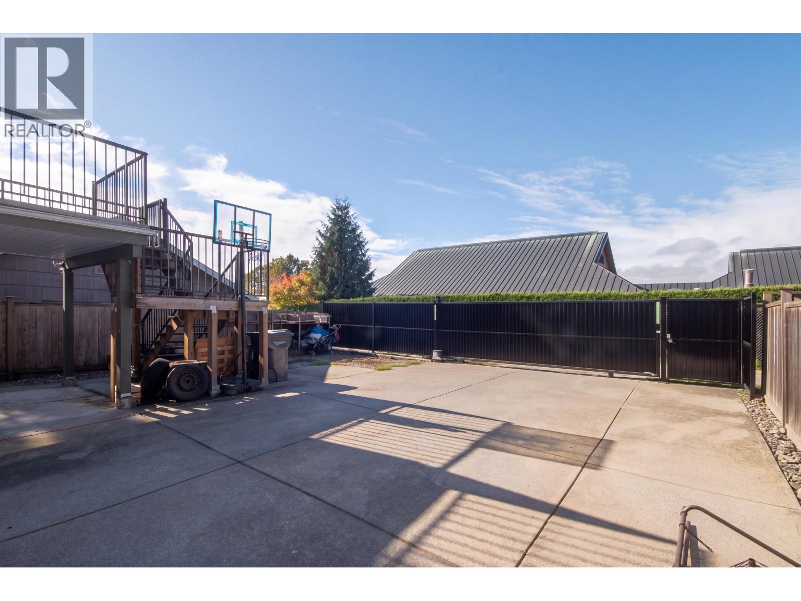 7 Bed, 5 Bath House for Sale in Coquitlam – 213 BERNATCHEY STREET, Coquitlam – MLS# R3176352 - Image 36