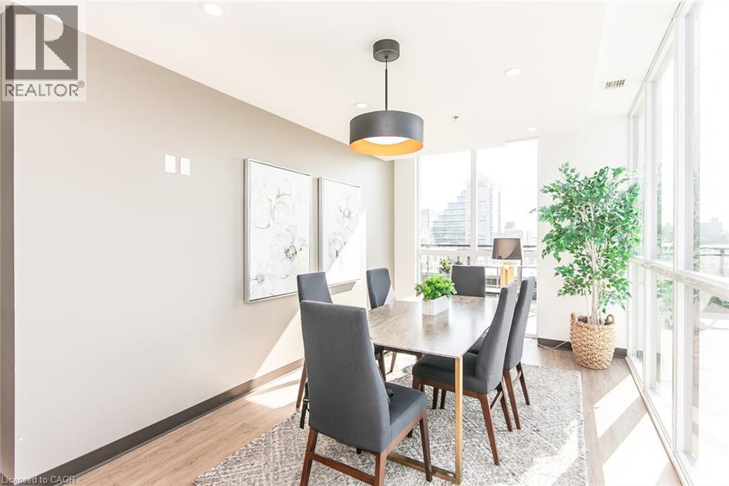 #2903 60 W CHARLES Street W - 41
