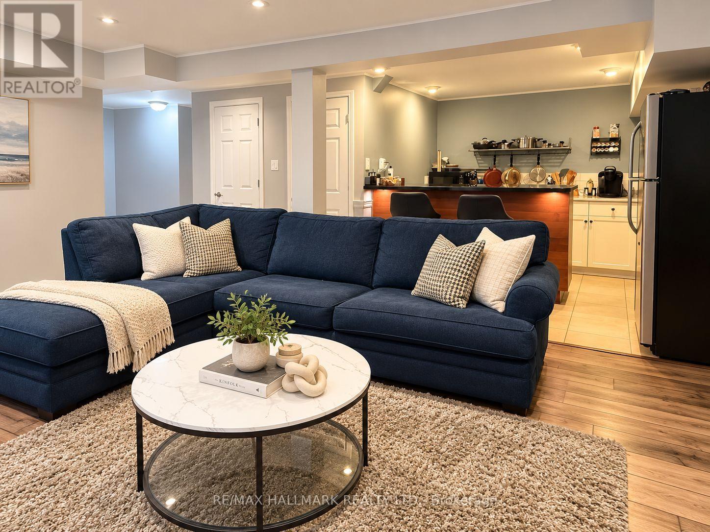 BASEMENT APT - 87 INVERMARGE DRIVE, Toronto (Centennial Scarborough)