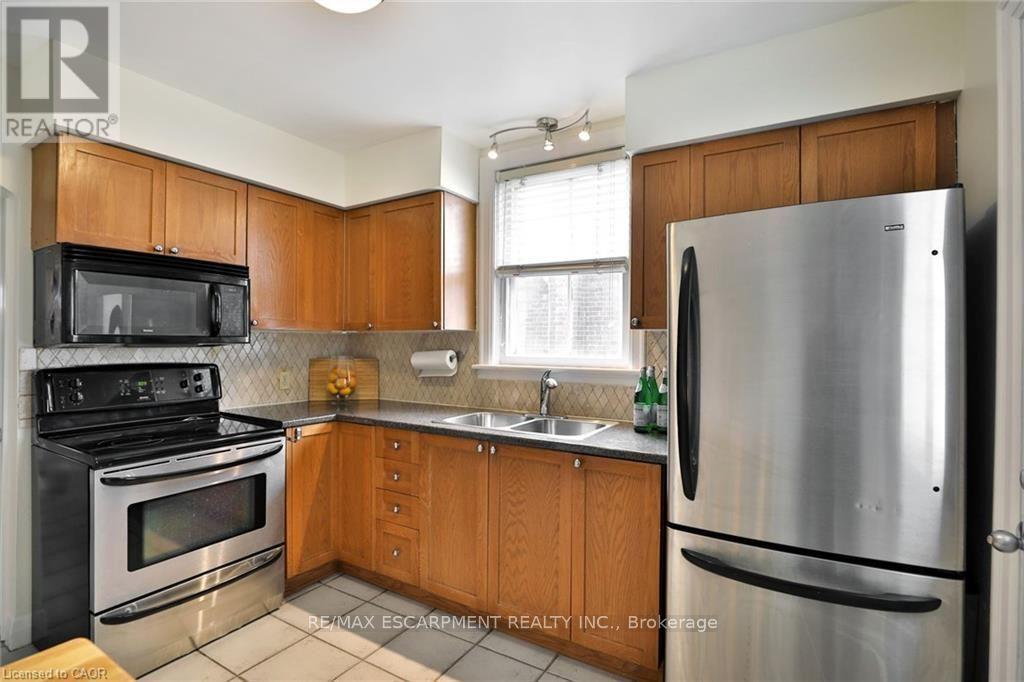 78 CAMERON AVENUE S - 10