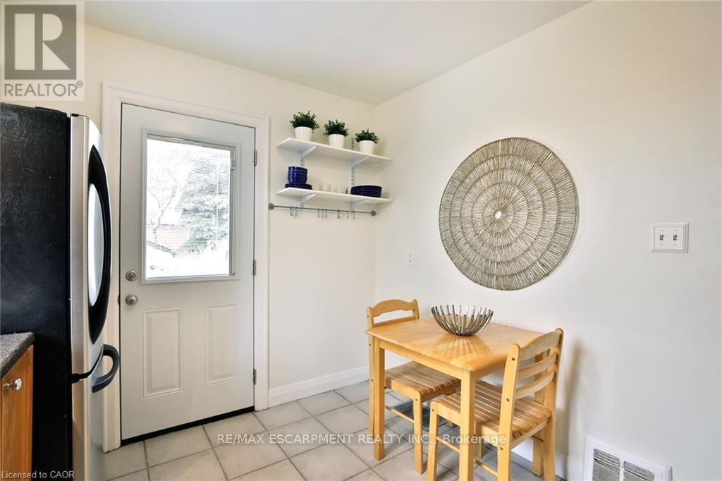 78 CAMERON Avenue South, Hamilton, ON photo 12