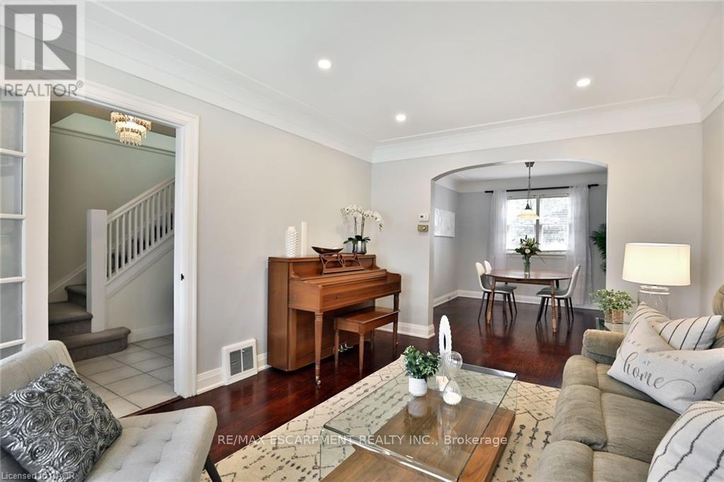 78 CAMERON AVENUE S - 6