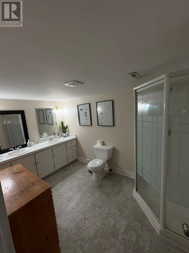 301 North Queen Elizabeth - 11