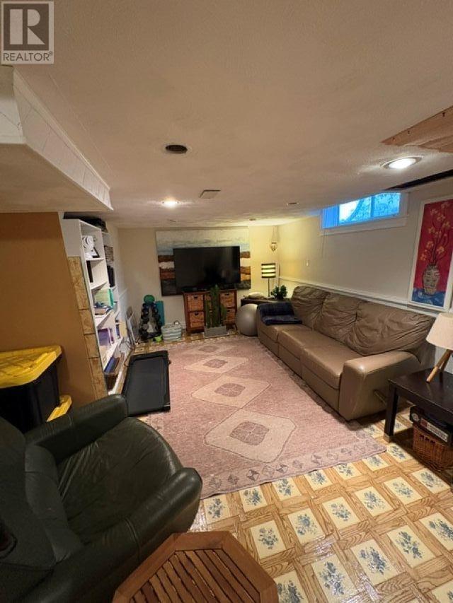 301 North Queen Elizabeth - 12