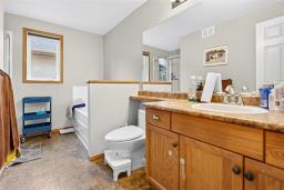 27 Tilstone Bay, Winnipeg, MB R2N3N6 Photo 11