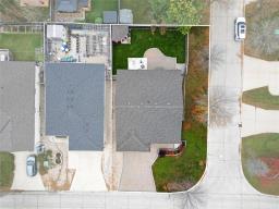 27 Tilstone Bay, Winnipeg, MB R2N3N6 Photo 31