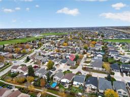 27 Tilstone Bay, Winnipeg, MB R2N3N6 Photo 32