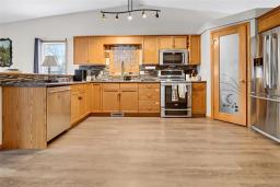 Recreation room - 27 Tilstone Bay, Winnipeg, MB R2N3N6 Photo 6