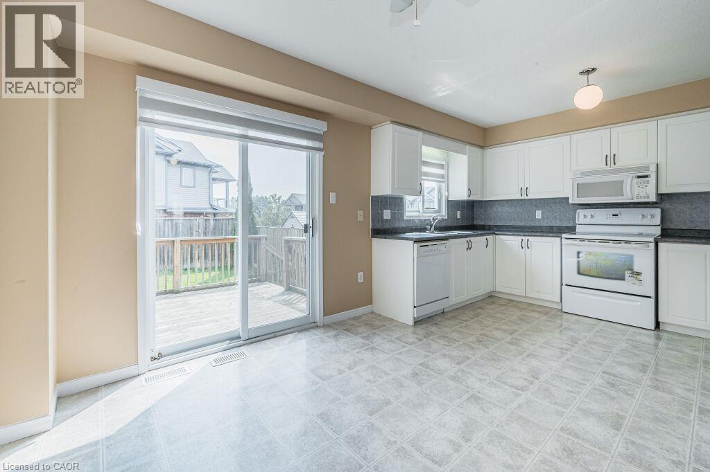 4 MADELEINE Street, Kitchener — photo 11