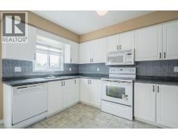4 Madeleine Street, Kitchener, ON N2R1V5 Photo 14