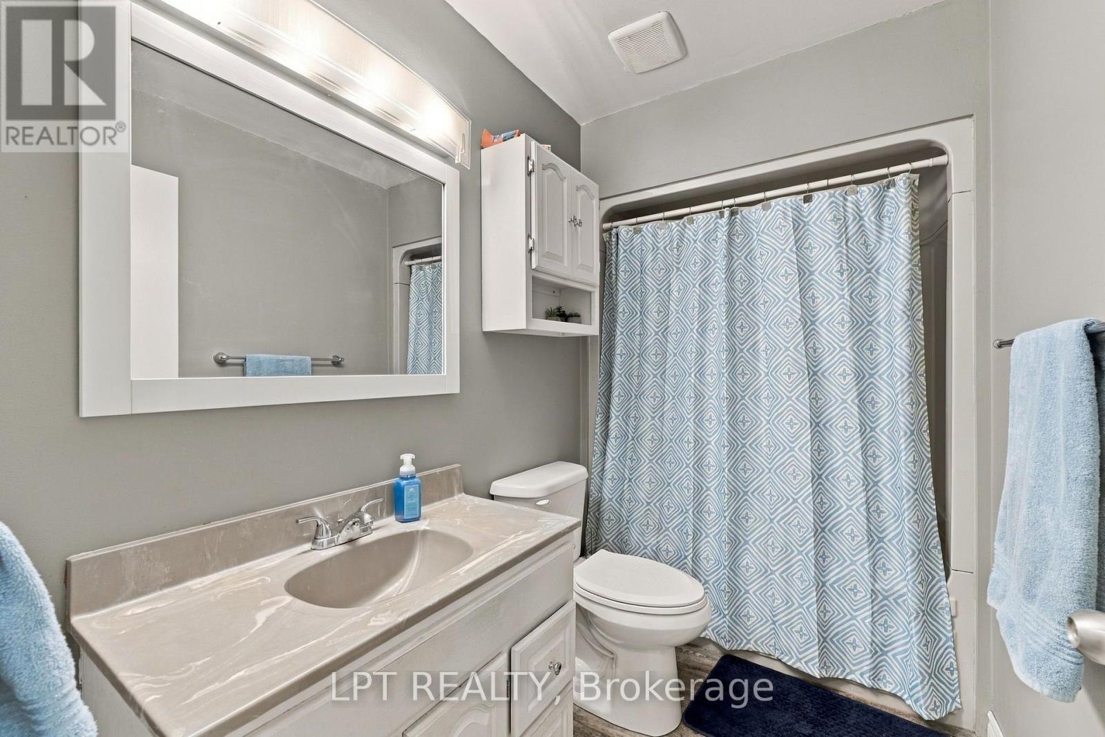 254 Victoria Street — photo 23