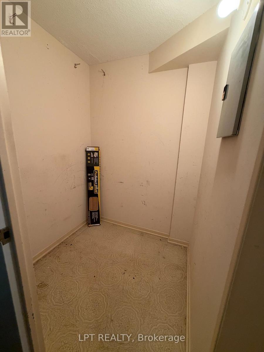 1380 Prince Of Wales Drive South — photo 18