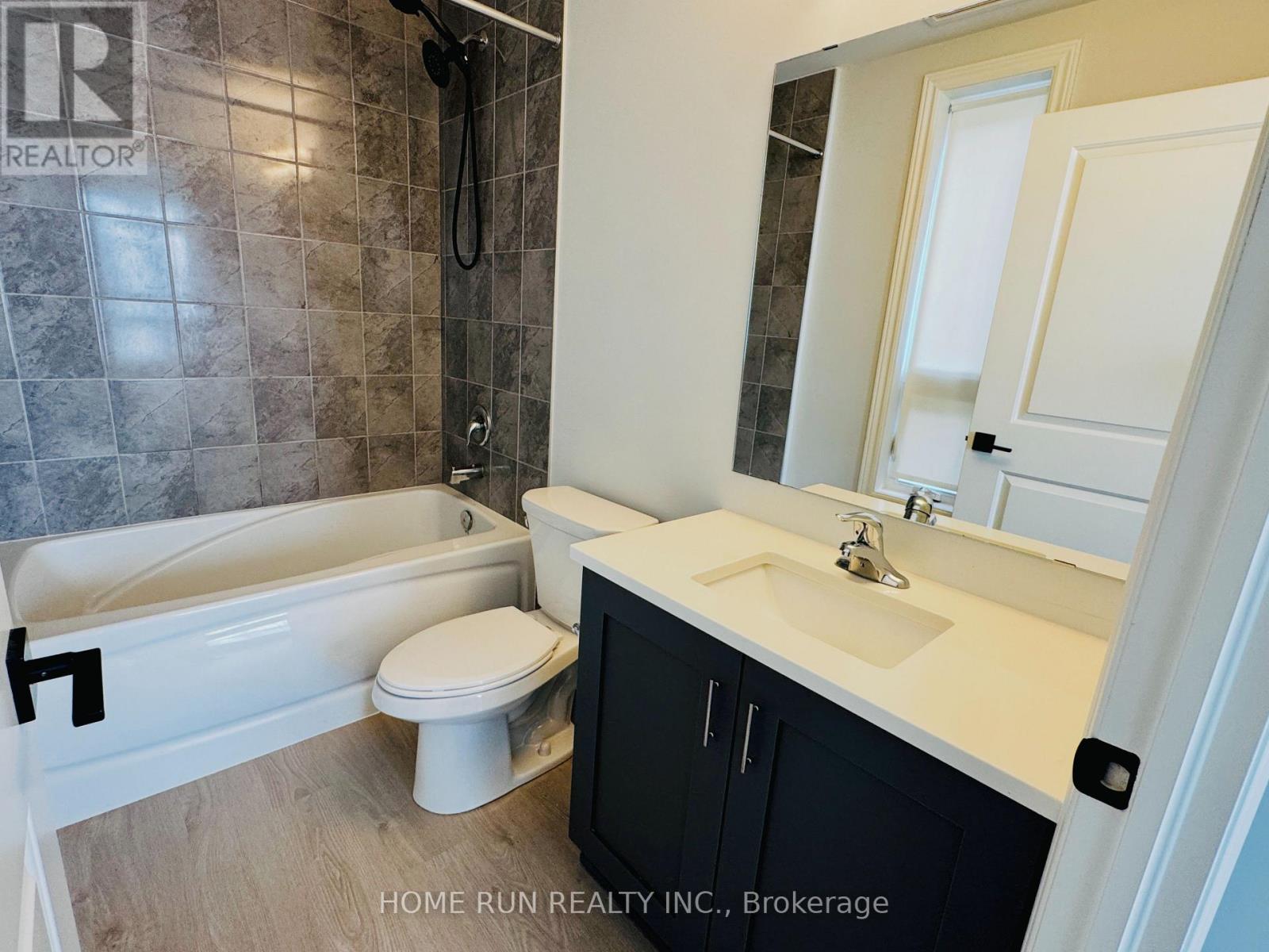 #320 1350 HEMLOCK ROAD - 17