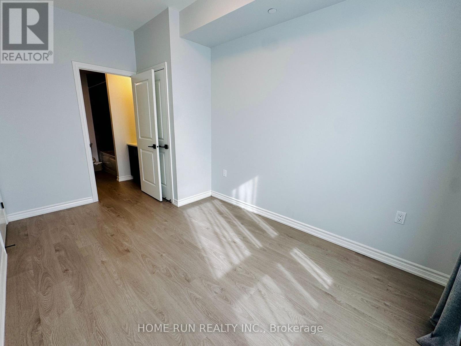 #320 1350 HEMLOCK ROAD - 20