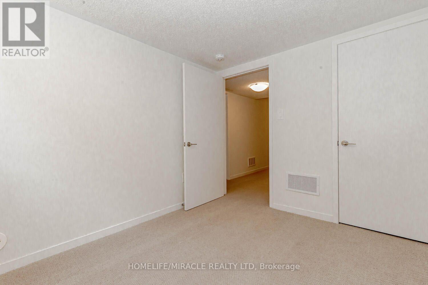 11 Honeycrisp Crescent — photo 15