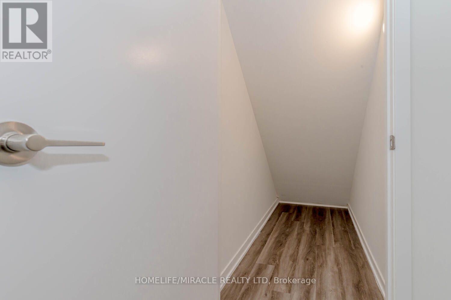 5 - 11 HONEYCRISP CRESCENT, Vaughan (Vaughan Corporate Centre) — photo 11