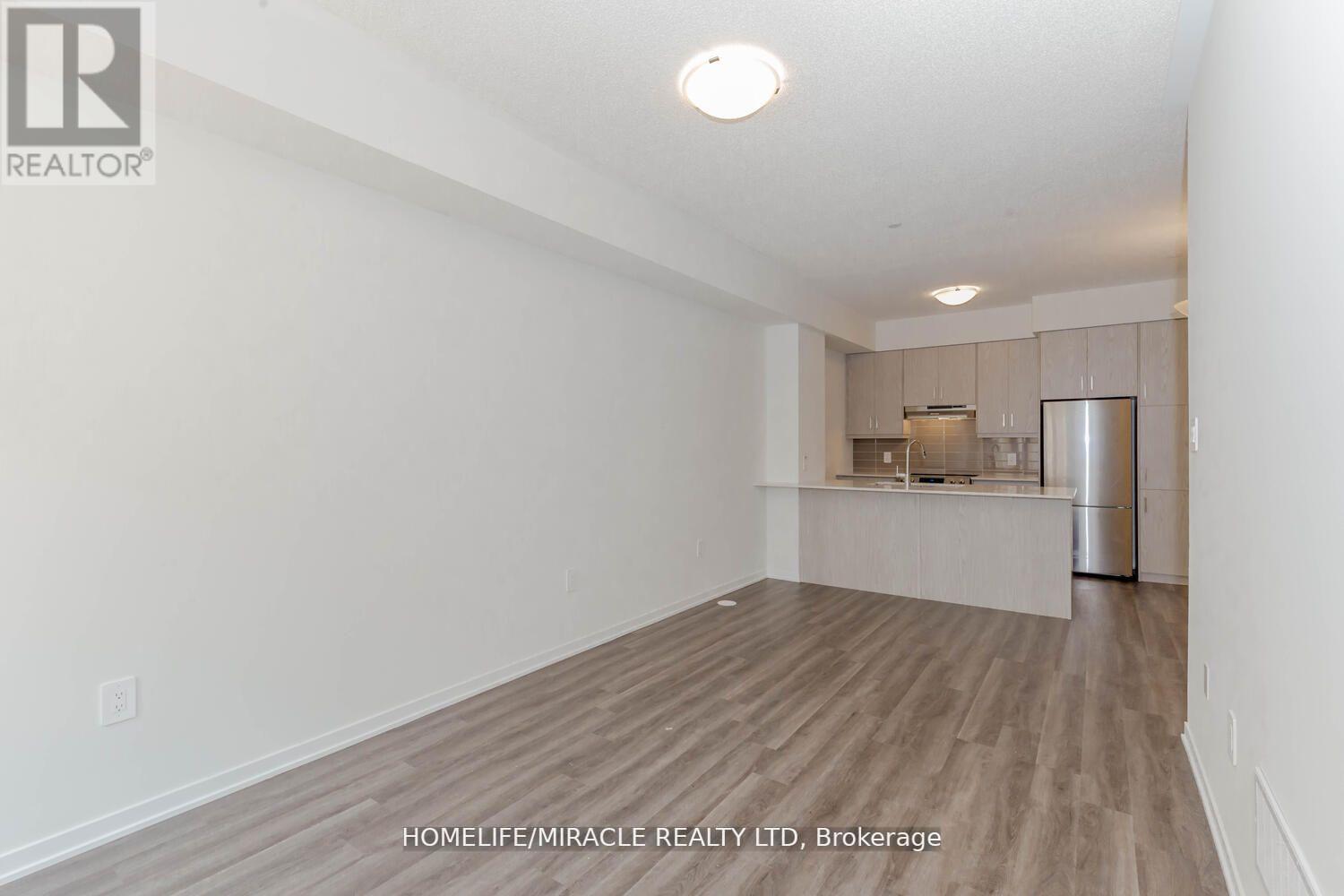 5 - 11 HONEYCRISP CRESCENT, Vaughan (Vaughan Corporate Centre) — photo 4