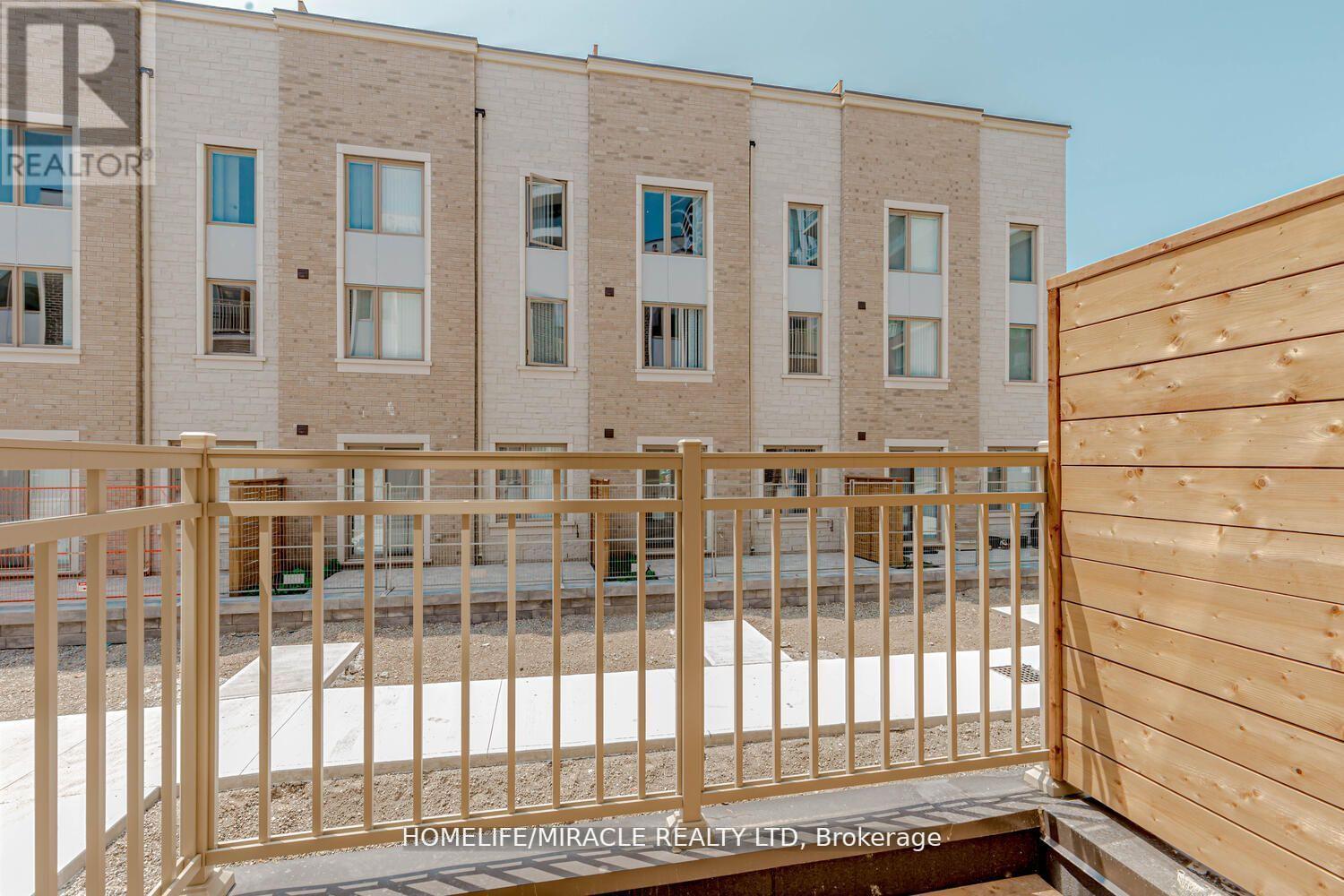 11 Honeycrisp Crescent — photo 21