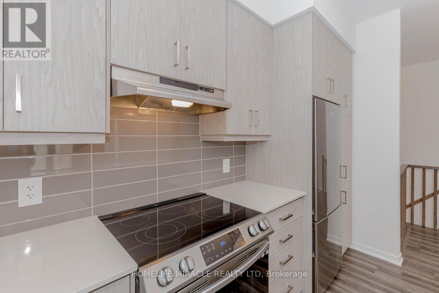 5 - 11 HONEYCRISP CRESCENT, Vaughan (Vaughan Corporate Centre) — photo 8