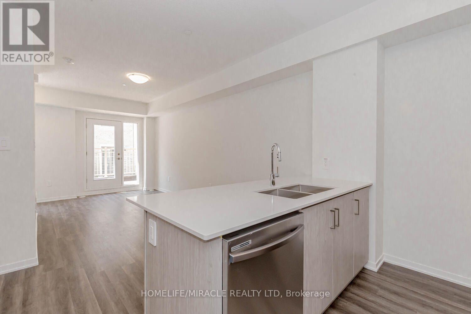 5 - 11 HONEYCRISP CRESCENT, Vaughan (Vaughan Corporate Centre) — photo 10