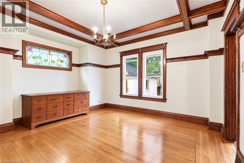 58 CONNAUGHT Avenue S, Hamilton — photo 10