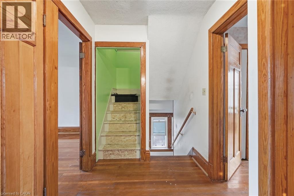 58 CONNAUGHT Avenue S - 17