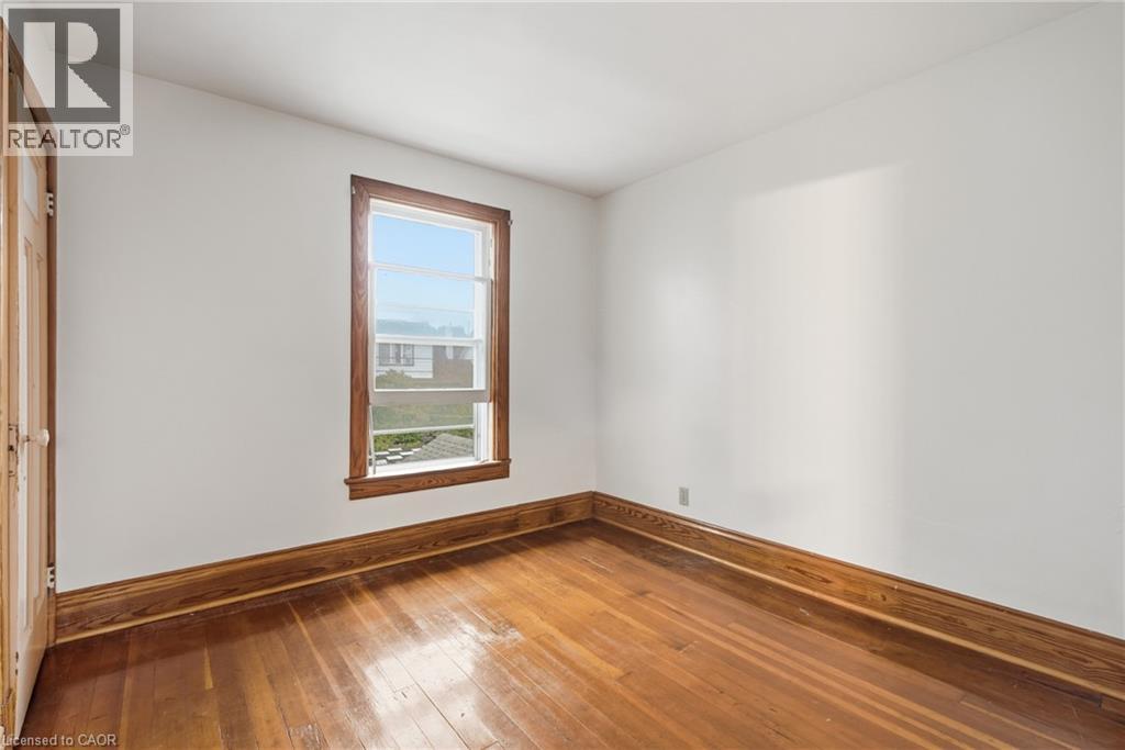 58 CONNAUGHT Avenue S - 26