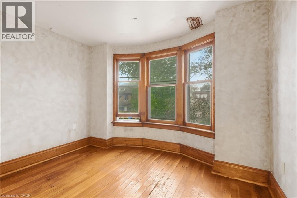 58 Connaught Avenue South — photo 29