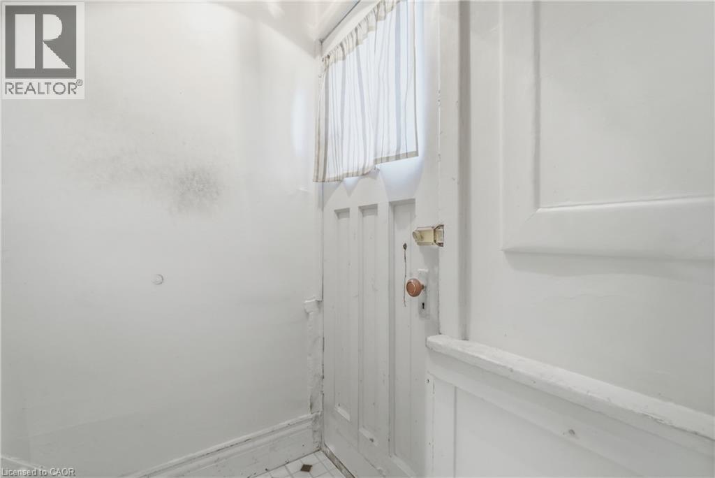 58 Connaught Avenue South — photo 38