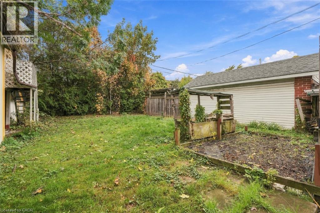 58 CONNAUGHT Avenue S - 44