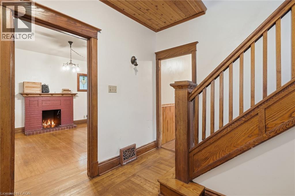 58 CONNAUGHT Avenue S - 5