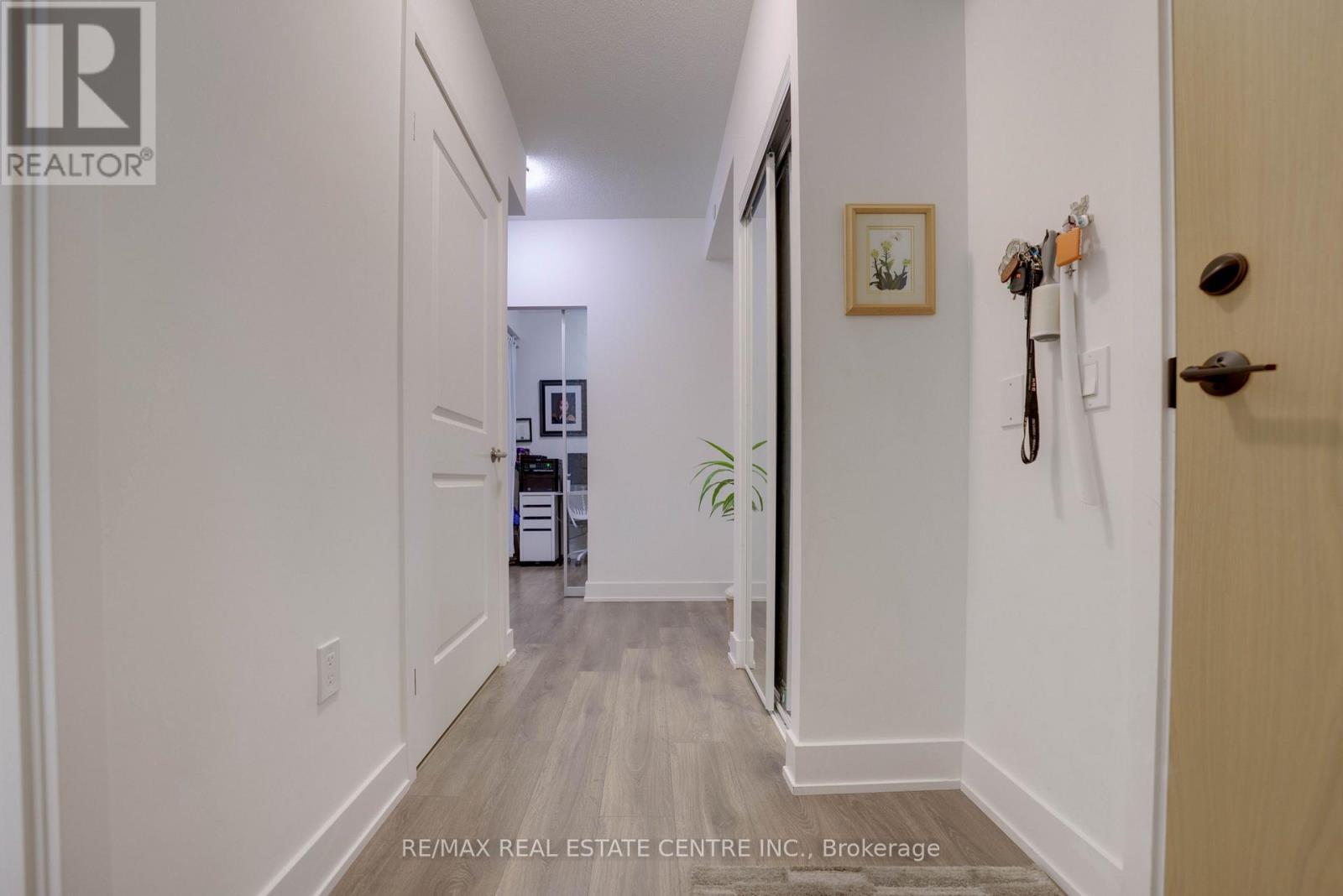 509W - 202 BURNHAMTHORPE ROAD E, Mississauga (City Centre) — photo 7