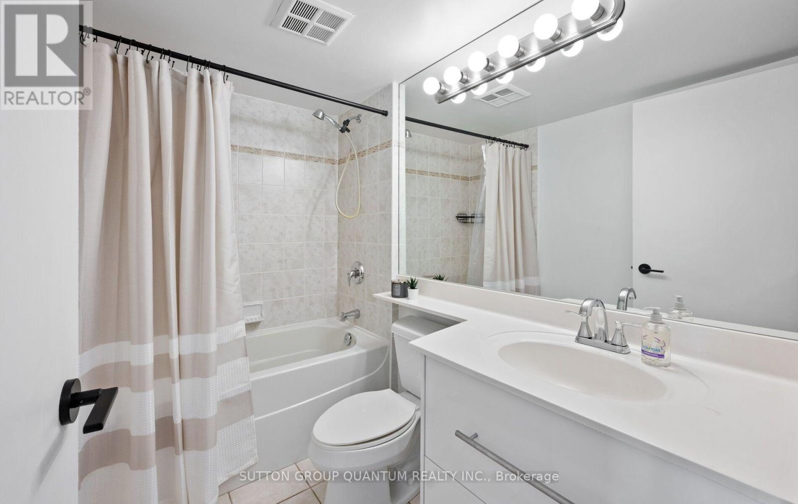 219 Fort York Boulevard — photo 19