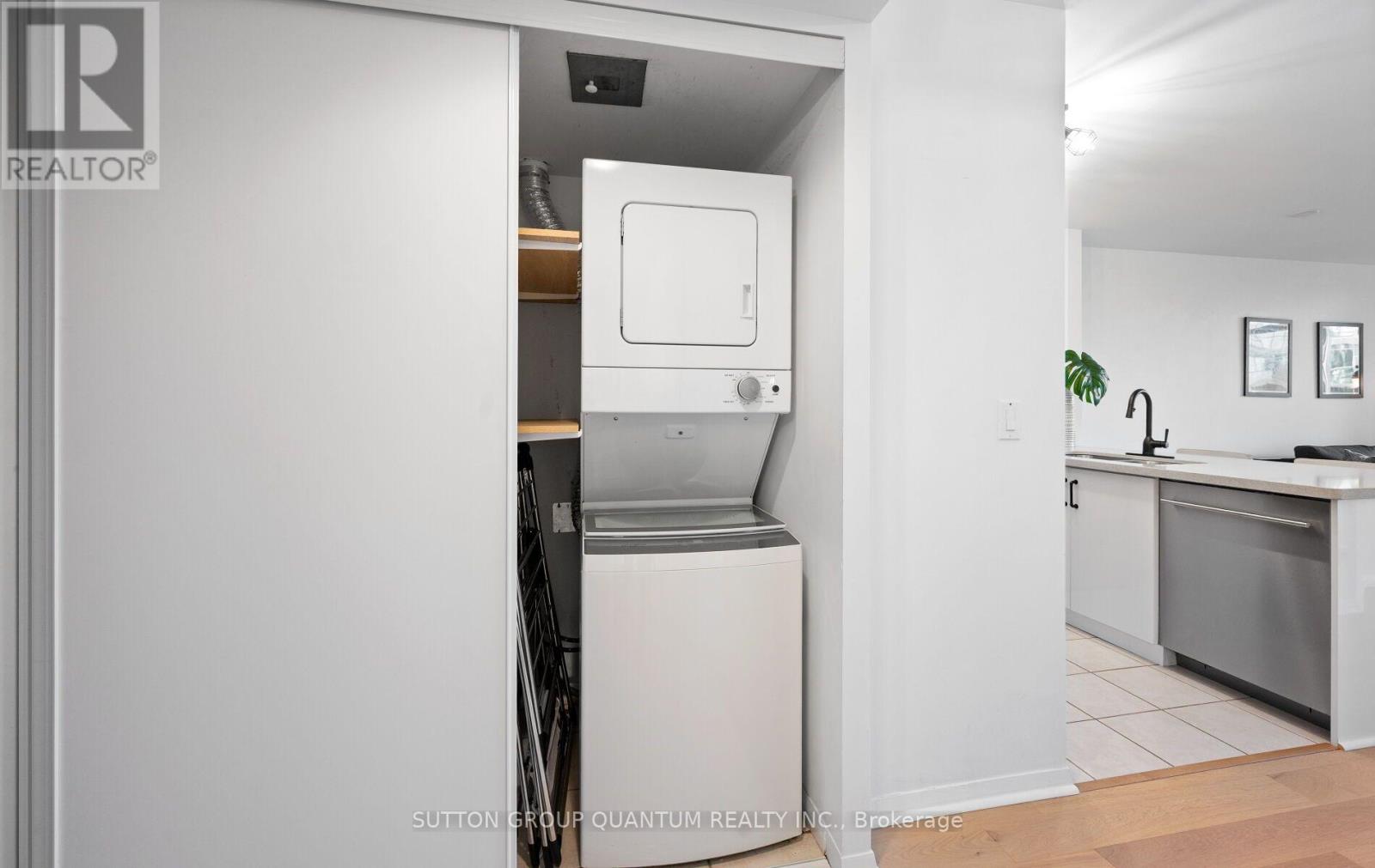 219 Fort York Boulevard — photo 20