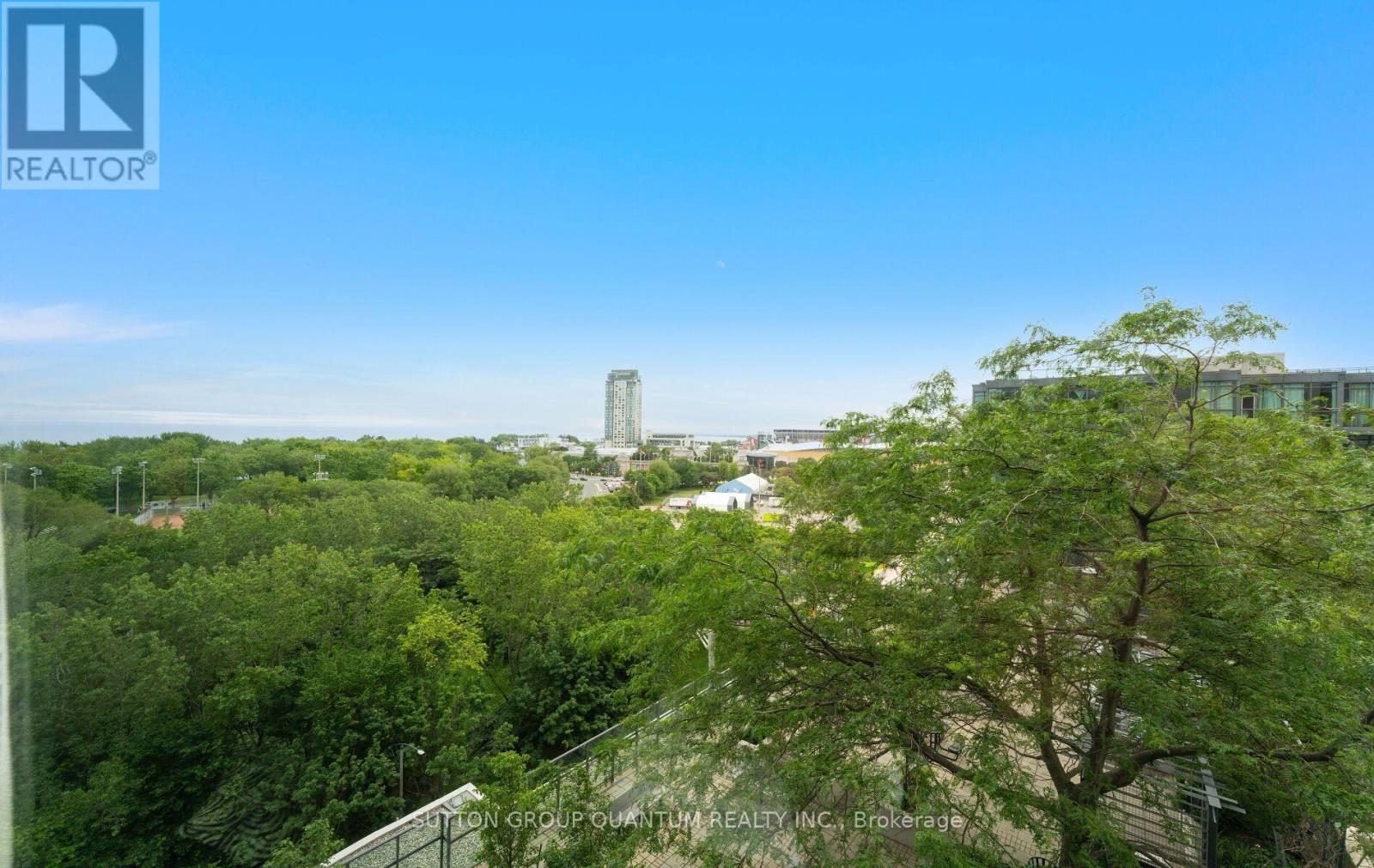 219 Fort York Boulevard — photo 23