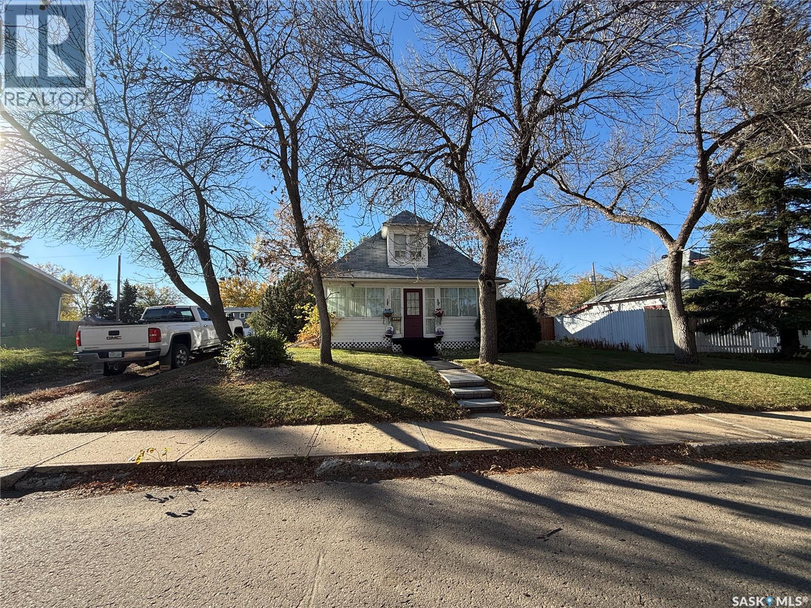 1721 99th STREET, North Battleford — photo 3