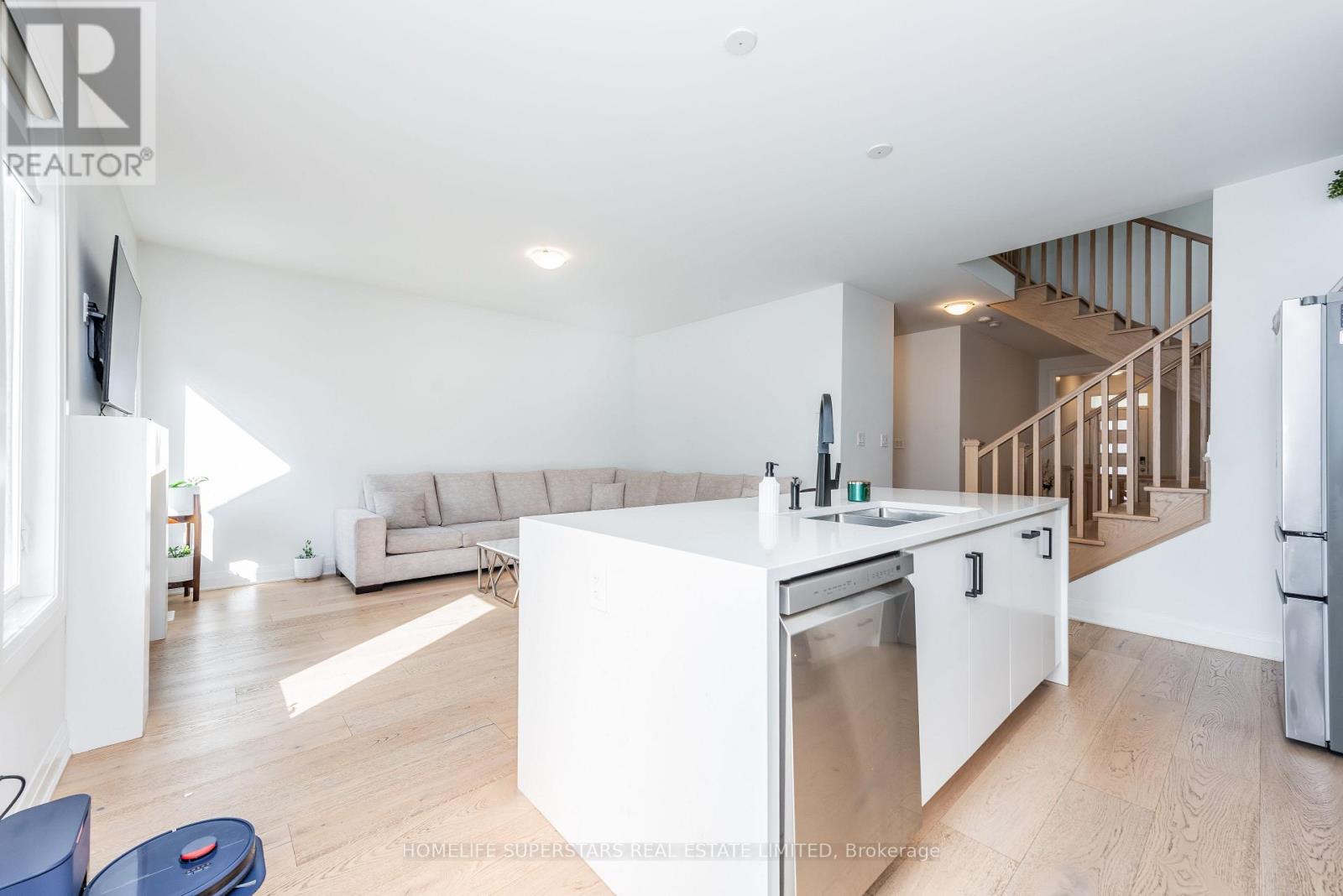1248 Ferguson Drive — photo 17