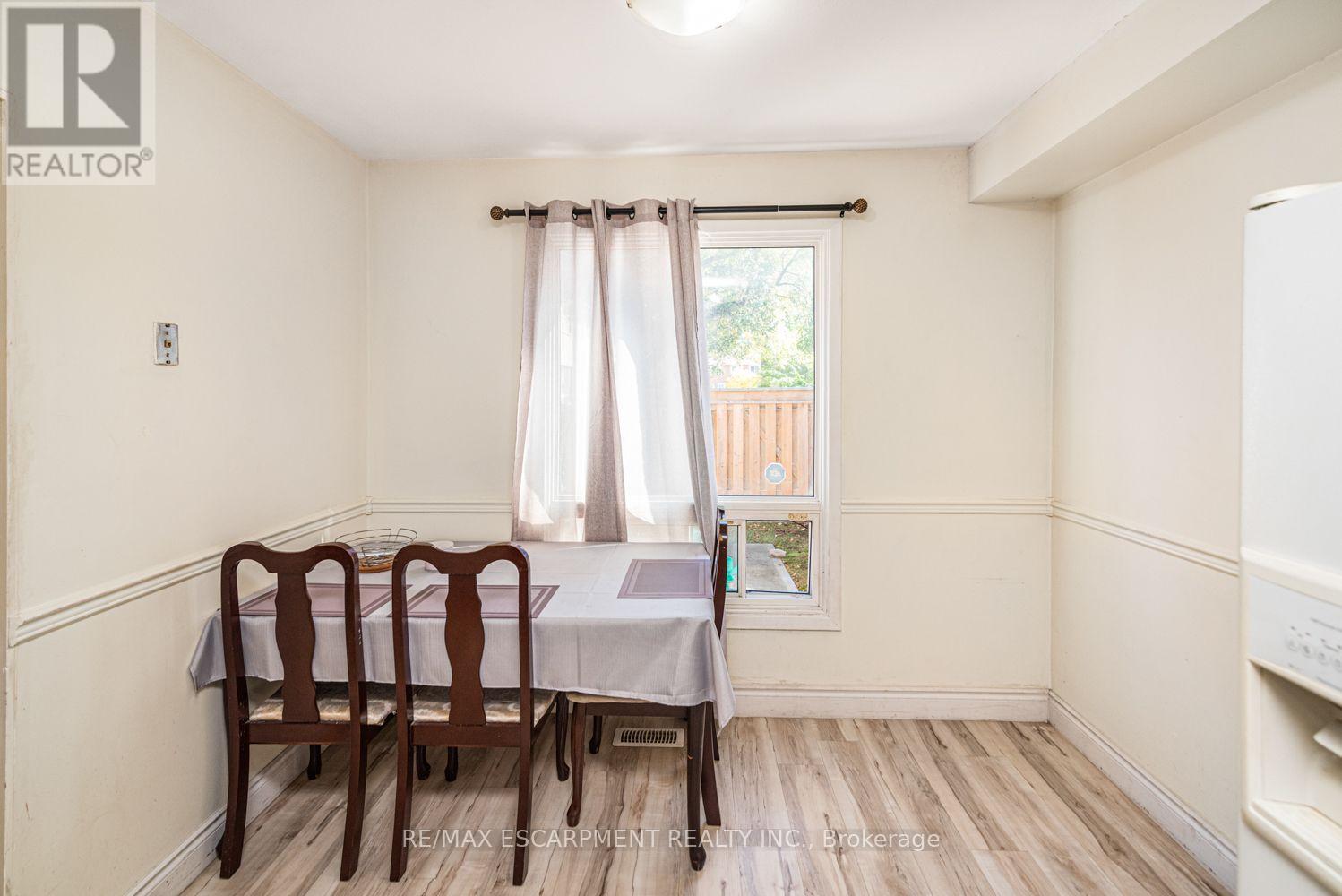 #5 2700 BARTON STREET E - 12
